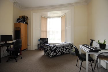 1 bed flat, 17 Woodland Terrace,, Greenbank, Plymouth, PL48NL - Image 4